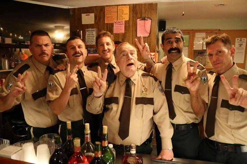 Сцена из фильма Суперполицейские 2 / Super Troopers 2 Сцена из фильма Суперполицейские 2 / Super Troopers 2