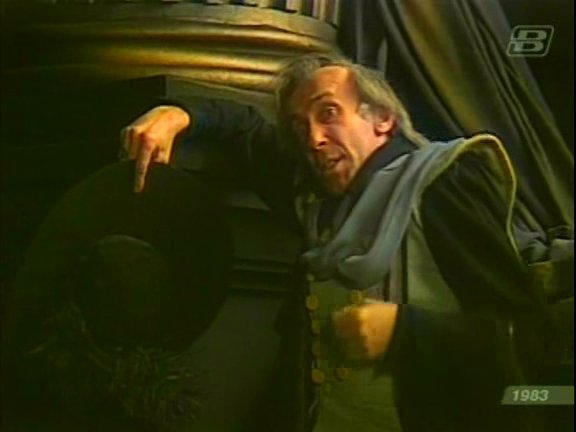 Сцена из фильма Сирано де Бержерак Сцена из фильма Сирано де Бержерак