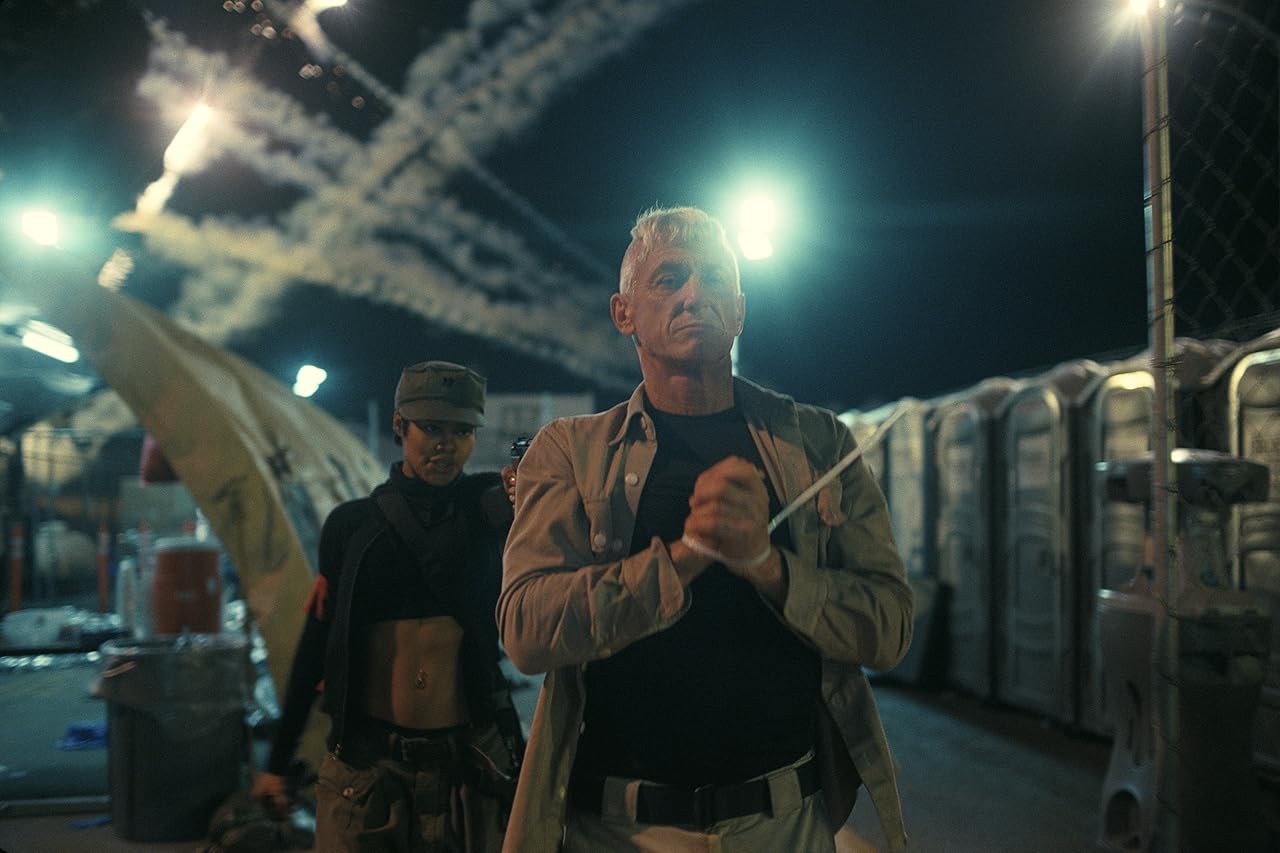 Сцена из фильма Битва за битвой / One Battle After Another Сцена из фильма Битва за битвой / One Battle After Another