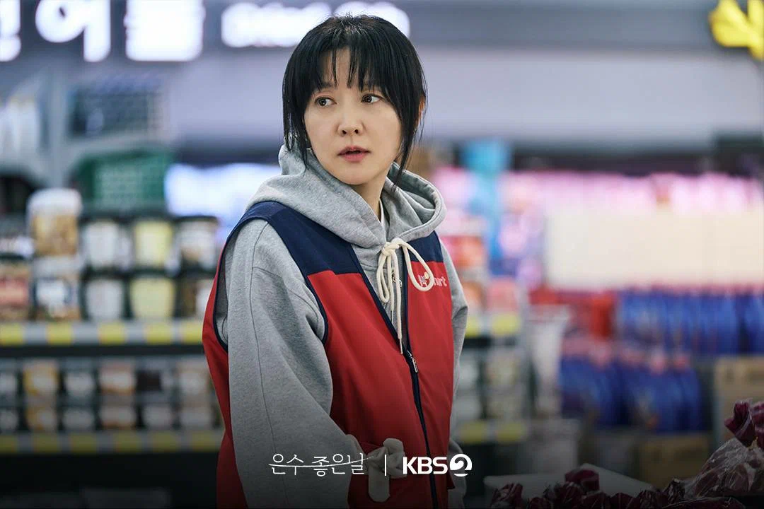 Сцена из фильма По тонкому льду / Eunsu joeun nal Сцена из фильма По тонкому льду / Eunsu joeun nal