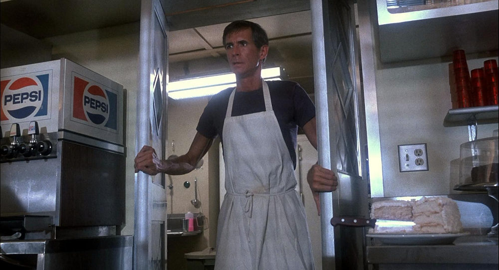 Сцена из фильма Психо 2 / Psycho II Сцена из фильма Психо 2 / Psycho II