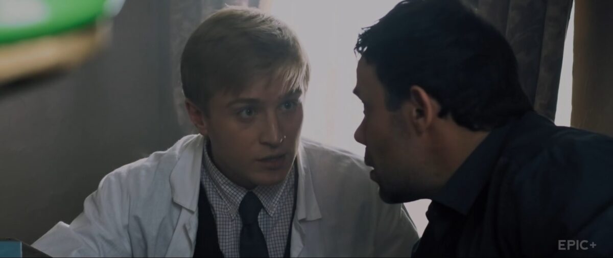 Сцена из фильма Холмс / Holms Сцена из фильма Холмс / Holms