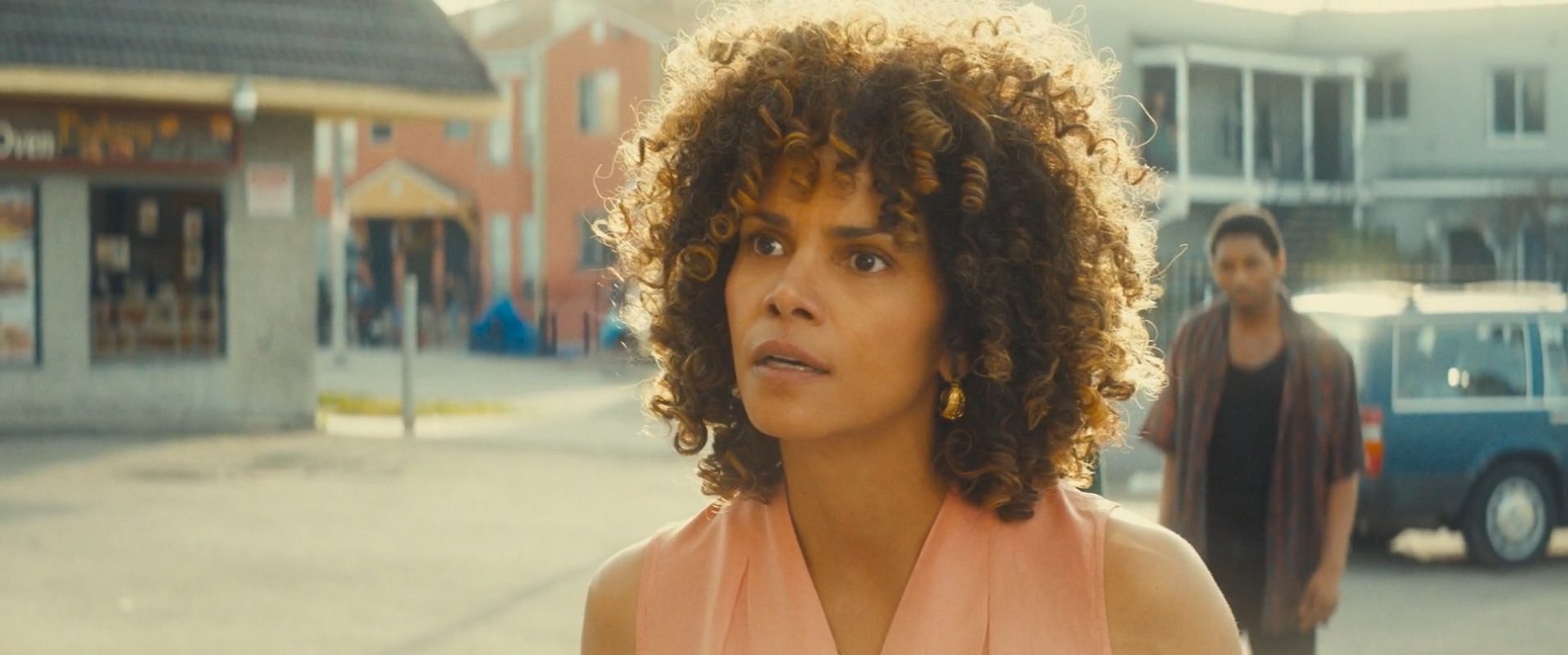 Кадр из фильма Лос-Анджелес в огне / Kings Кадр из фильма Лос-Анджелес в огне / Kings