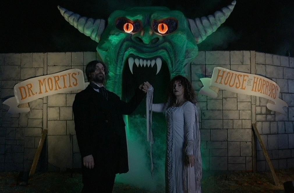 Сцена из фильма З / Л / О: Хэллоуин / V / H / S / Halloween Сцена из фильма З / Л / О: Хэллоуин / V / H / S / Halloween