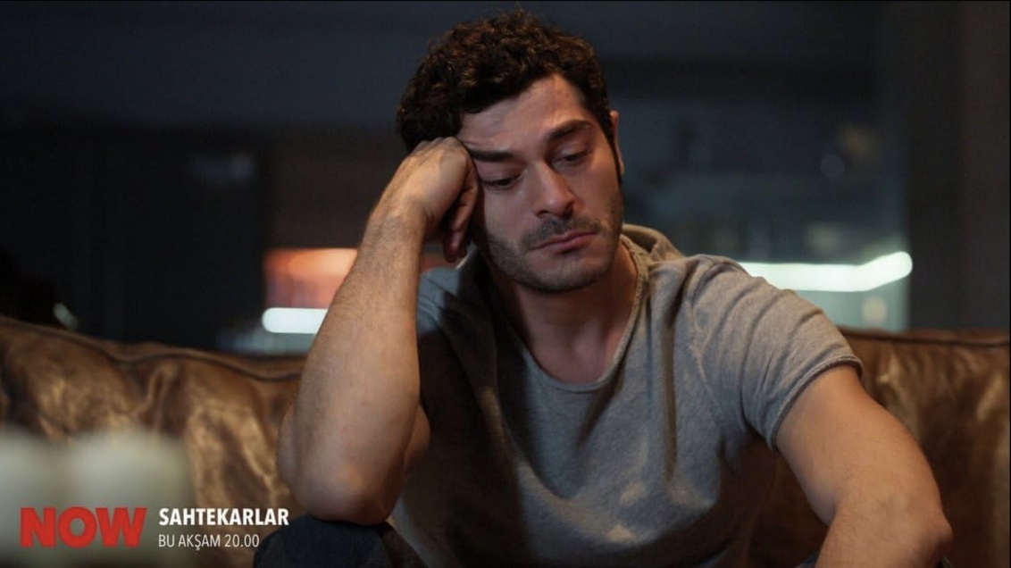 Сцена из фильма Мошенники / Sahtekarlar Сцена из фильма Мошенники / Sahtekarlar