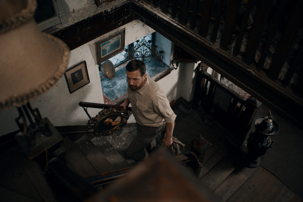 Кадр из фильма Таинственный портрет / Edgar Allan Poe's the Oval Portrait Кадр из фильма Таинственный портрет / Edgar Allan Poe's the Oval Portrait