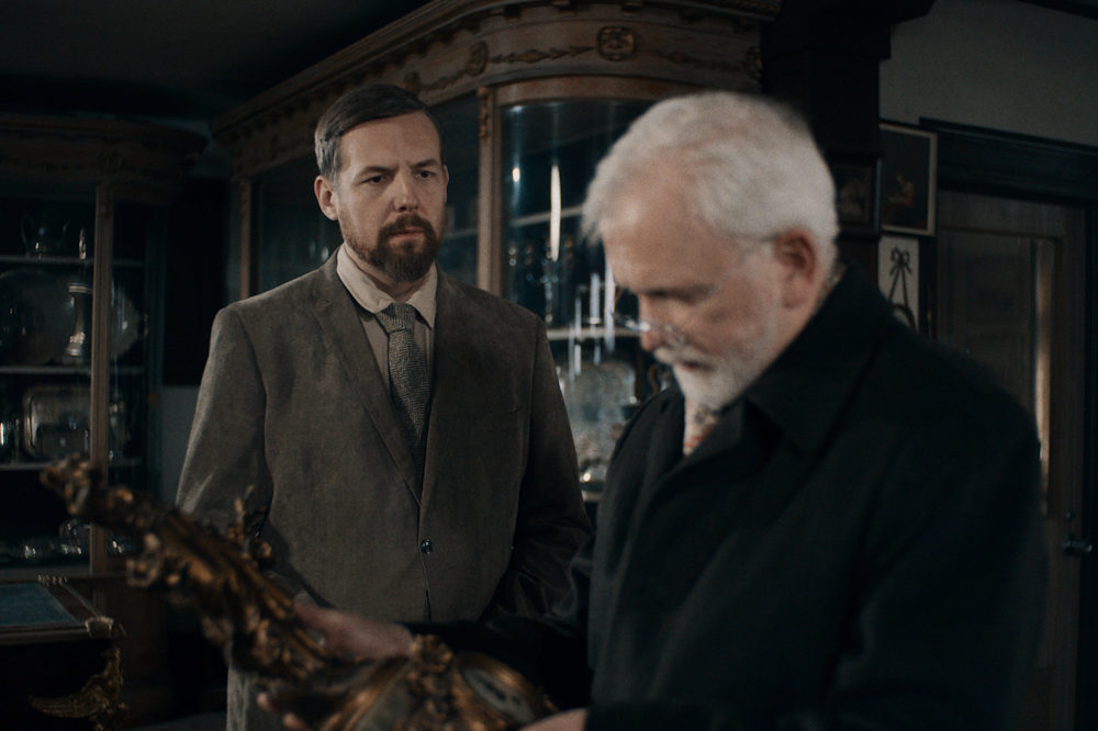 Кадр из фильма Таинственный портрет / Edgar Allan Poe's the Oval Portrait Кадр из фильма Таинственный портрет / Edgar Allan Poe's the Oval Portrait