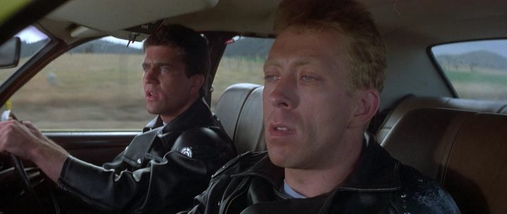 Кадр из фильма Безумный Макс / Mad Max Кадр из фильма Безумный Макс / Mad Max