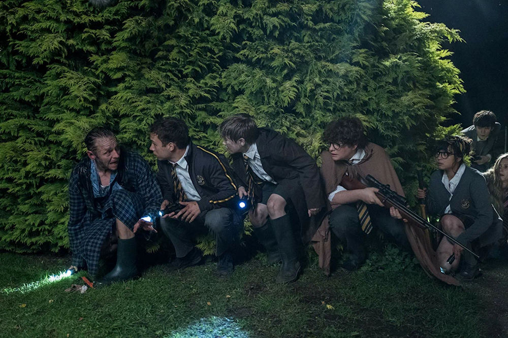 Кадр из фильма Правила бойни / Slaughterhouse Rulez Кадр из фильма Правила бойни / Slaughterhouse Rulez