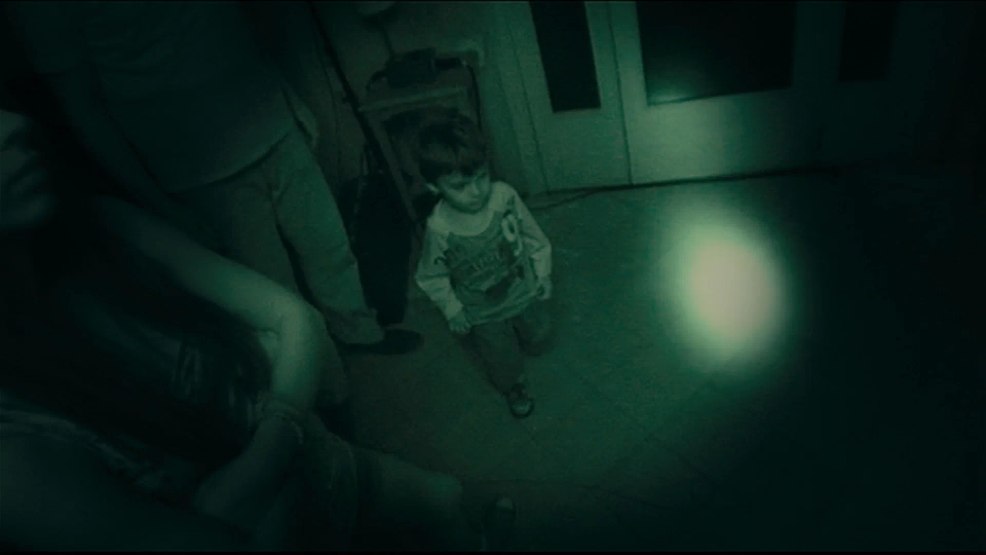 Кадр из фильма Квартира 143 / Emergo Кадр из фильма Квартира 143 / Emergo