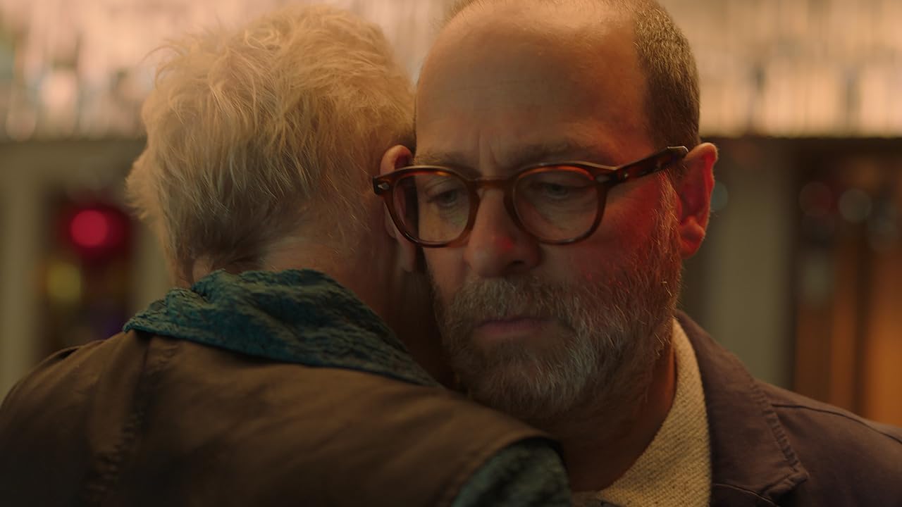 Сцена из фильма Знакомое прикосновение / Familiar Touch Сцена из фильма Знакомое прикосновение / Familiar Touch