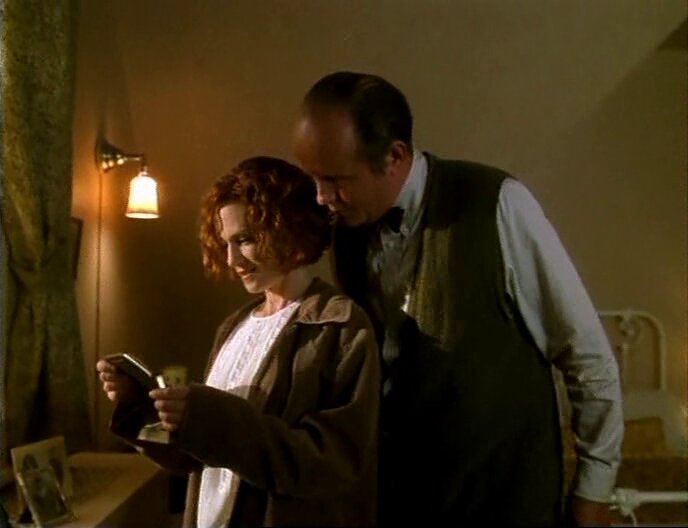 Сцена из фильма Ищите женщину (Требуется женщина) / Woman Wanted Сцена из фильма Ищите женщину (Требуется женщина) / Woman Wanted