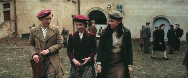 Сцена из фильма Белая птица: Новое чудо / White Bird: A Wonder Story Сцена из фильма Белая птица: Новое чудо / White Bird: A Wonder Story