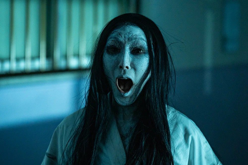 Кадр из фильма Звонок. Последняя сессия / Ameba sonyeodeulgwa hakgyogoedam: gaegyoginyeomil Кадр из фильма Звонок. Последняя сессия / Ameba sonyeodeulgwa hakgyogoedam: gaegyoginyeomil