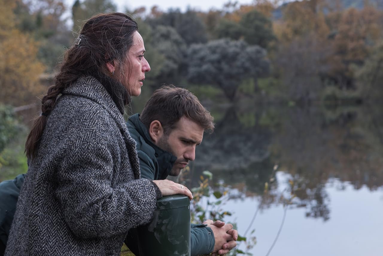 Сцена из фильма Стеклянная кукушка / El cuco de cristal Сцена из фильма Стеклянная кукушка / El cuco de cristal