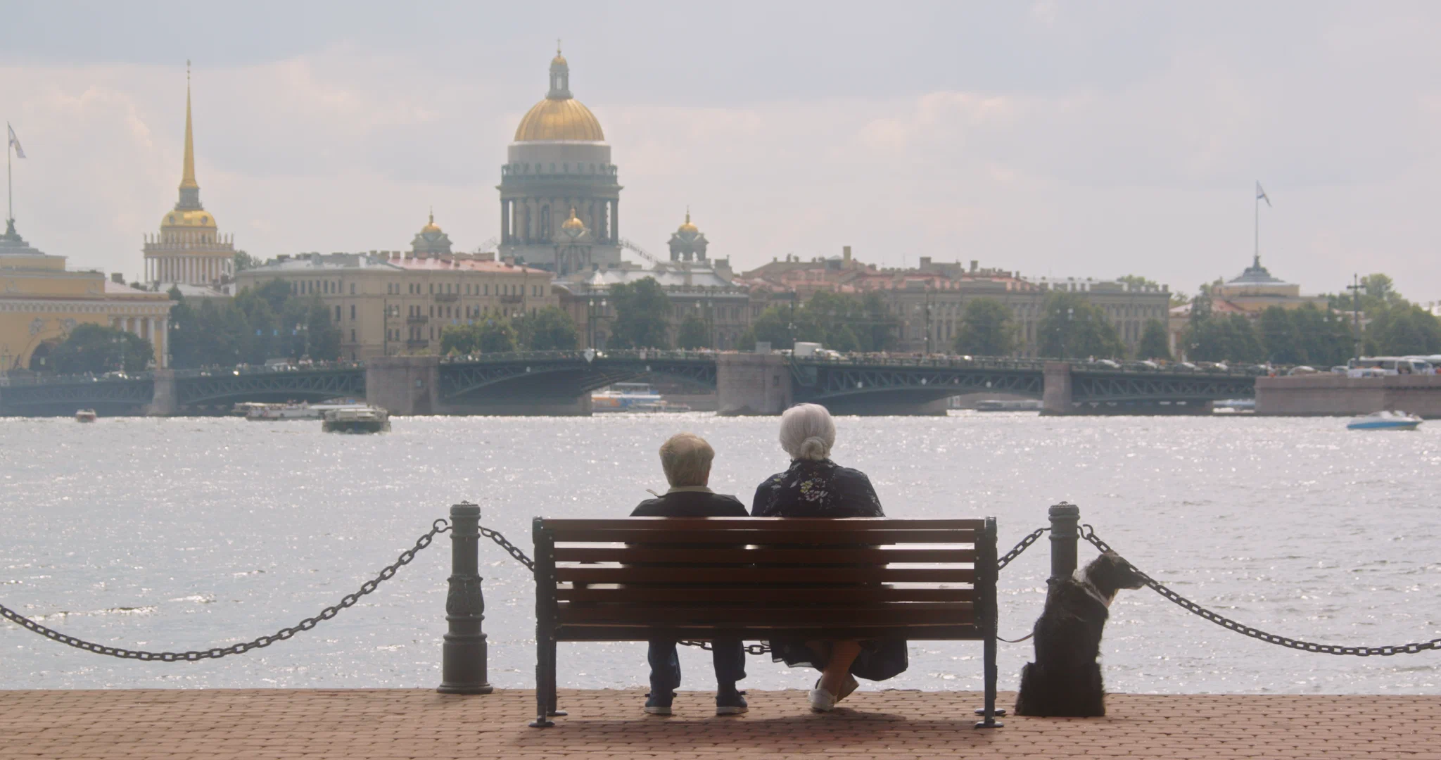 Сцена из фильма Двое в одной жизни, не считая собаки Сцена из фильма Двое в одной жизни, не считая собаки