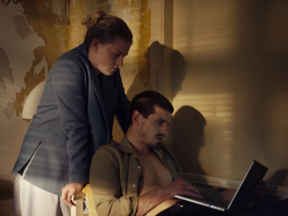 Сцена из фильма Опасный незнакомец / Min fantastiske fremmede Сцена из фильма Опасный незнакомец / Min fantastiske fremmede