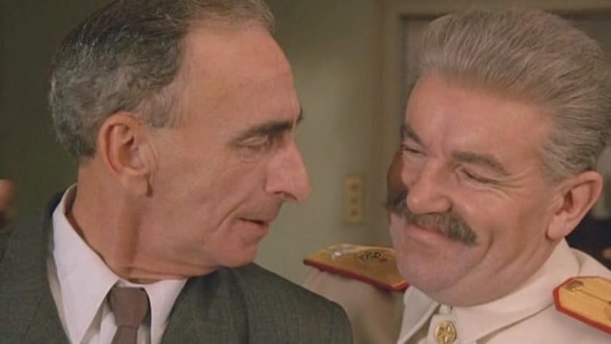 Кадр из фильма Красный монарх / Red Monarch Кадр из фильма Красный монарх / Red Monarch