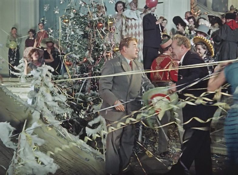 Сцена из фильма Карнавальная ночь Сцена из фильма Карнавальная ночь