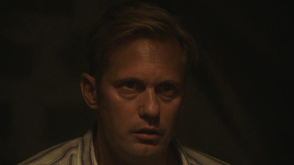 Кадр из фильма Бескрайний бассейн / Infinity Pool Кадр из фильма Бескрайний бассейн / Infinity Pool