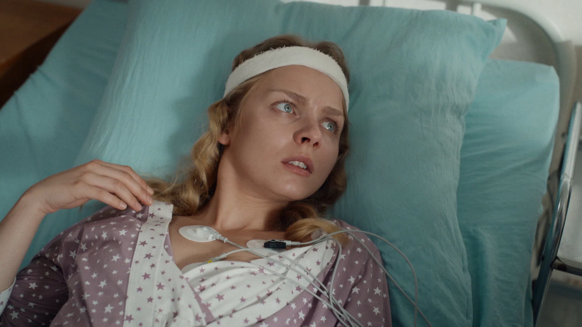 Сцена из фильма Между голосом и эхом Сцена из фильма Между голосом и эхом