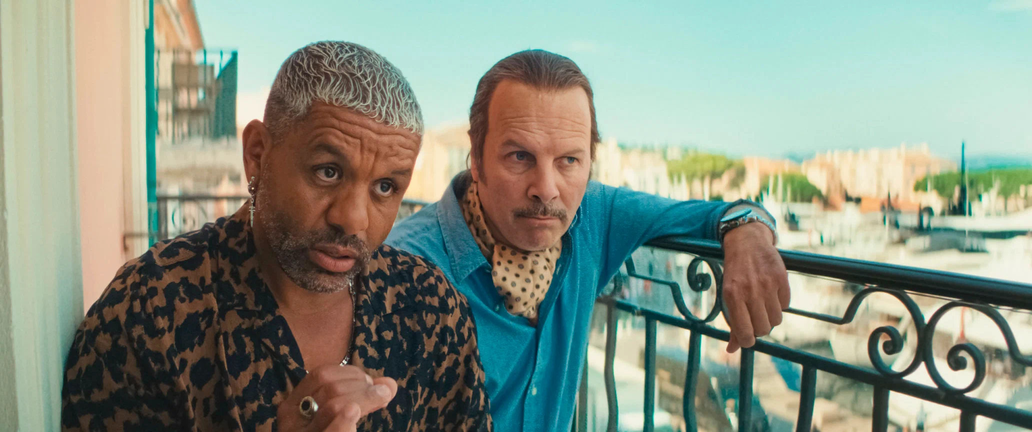 Кадр из фильма Сорвать куш в Сен-Тропе / Comme des riches Кадр из фильма Сорвать куш в Сен-Тропе / Comme des riches