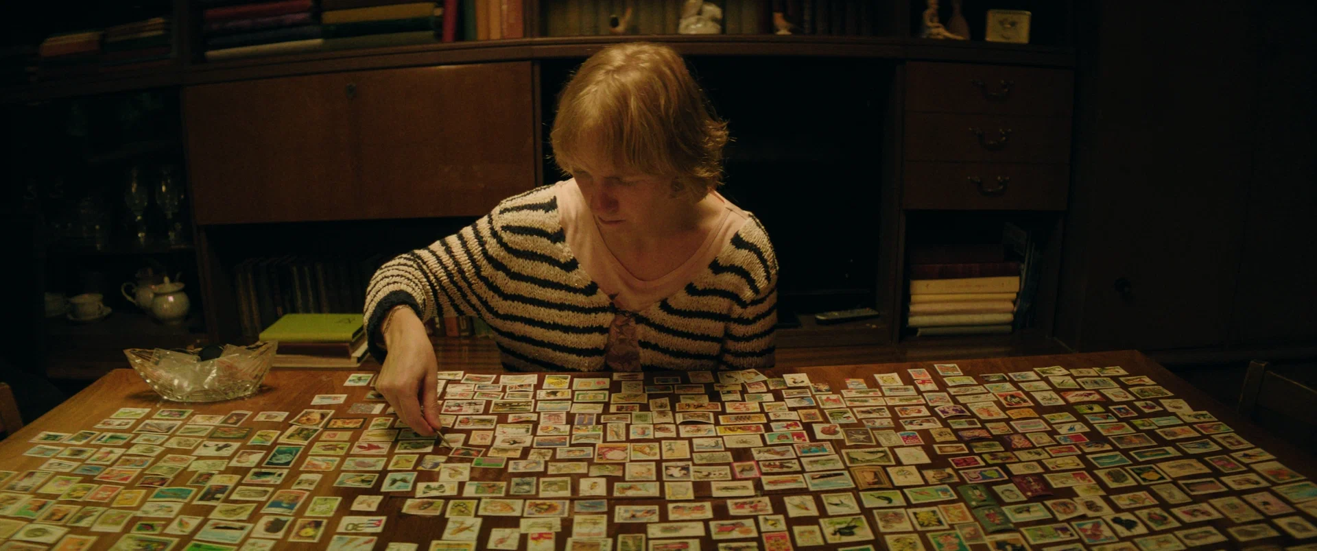 Сцена из фильма Филателия Сцена из фильма Филателия