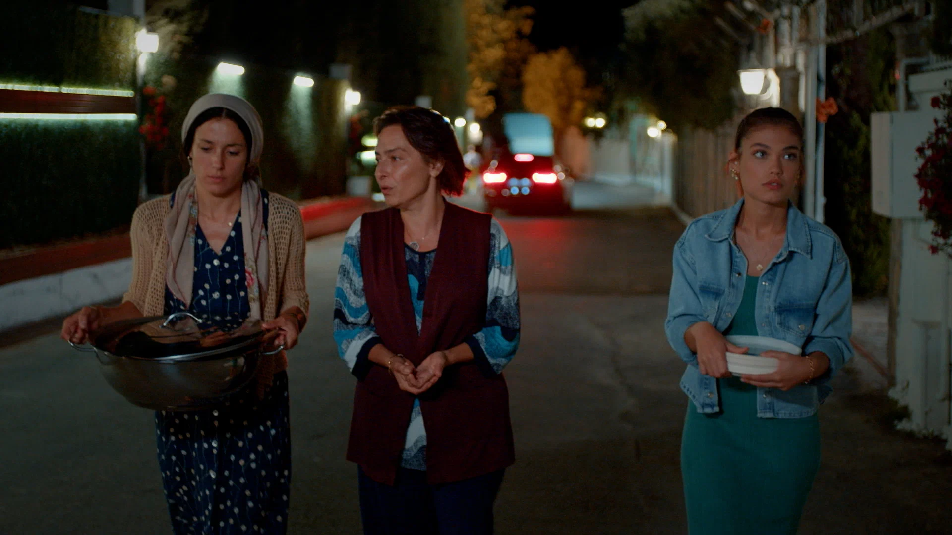 Сцена из фильма Чужие секреты / Kirli Sepeti Сцена из фильма Чужие секреты / Kirli Sepeti