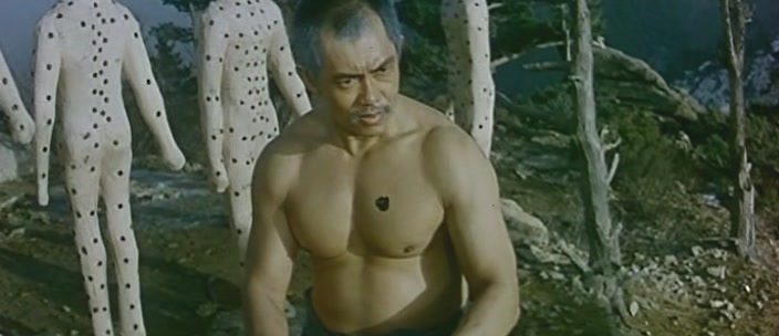 Кадр из фильма Брюс и кунг-фу монастыря Шао-Линь / Da mo tie zhi gong Кадр из фильма Брюс и кунг-фу монастыря Шао-Линь / Da mo tie zhi gong