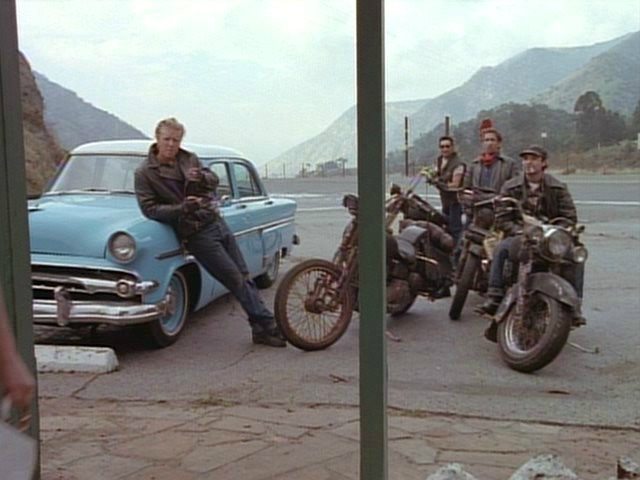 Сцена из фильма Банда мотоциклистов / Motorcycle Gang Сцена из фильма Банда мотоциклистов / Motorcycle Gang