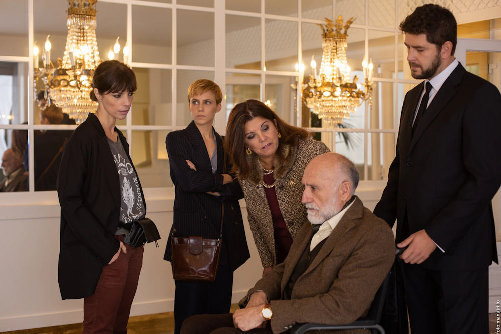 Кадр из фильма Убийства в стиле Гойи / El asesino de los caprichos Кадр из фильма Убийства в стиле Гойи / El asesino de los caprichos