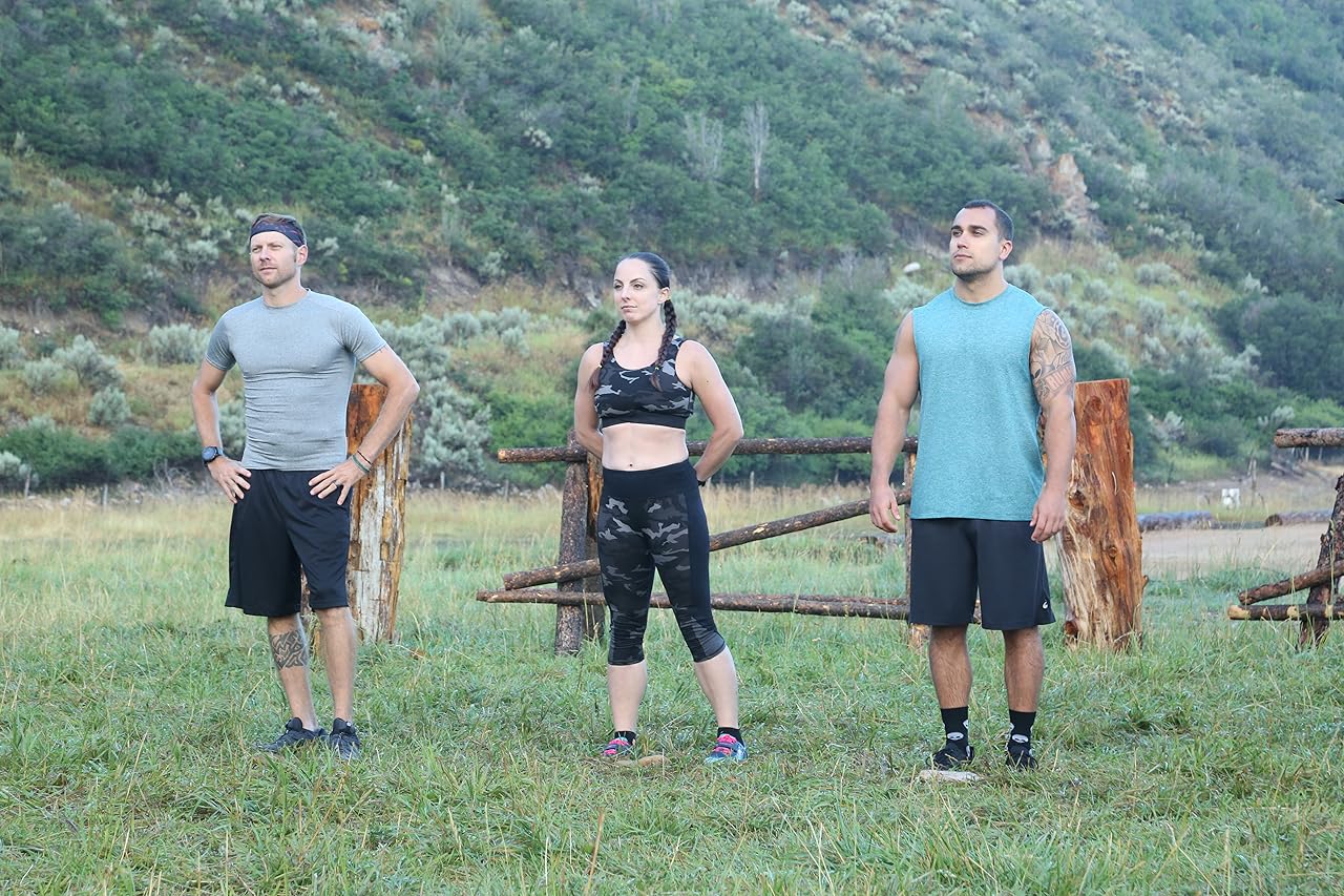 Сцена из фильма Человек против медведя / Man vs Bear Сцена из фильма Человек против медведя / Man vs Bear