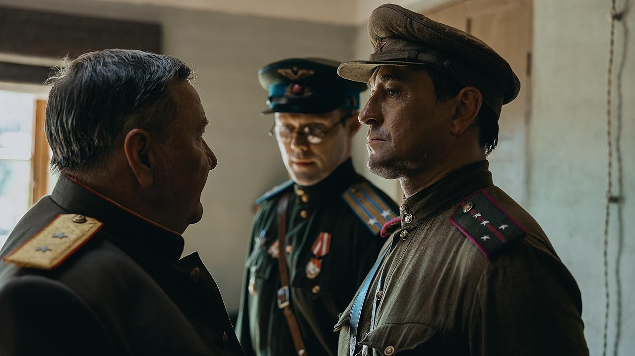 Кадр из фильма Август Кадр из фильма Август