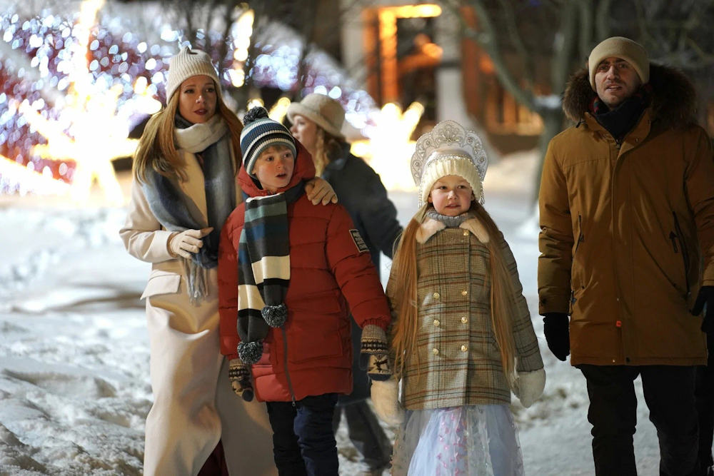 Сцена из фильма Наш папа – Дед Мороз! Сцена из фильма Наш папа – Дед Мороз!