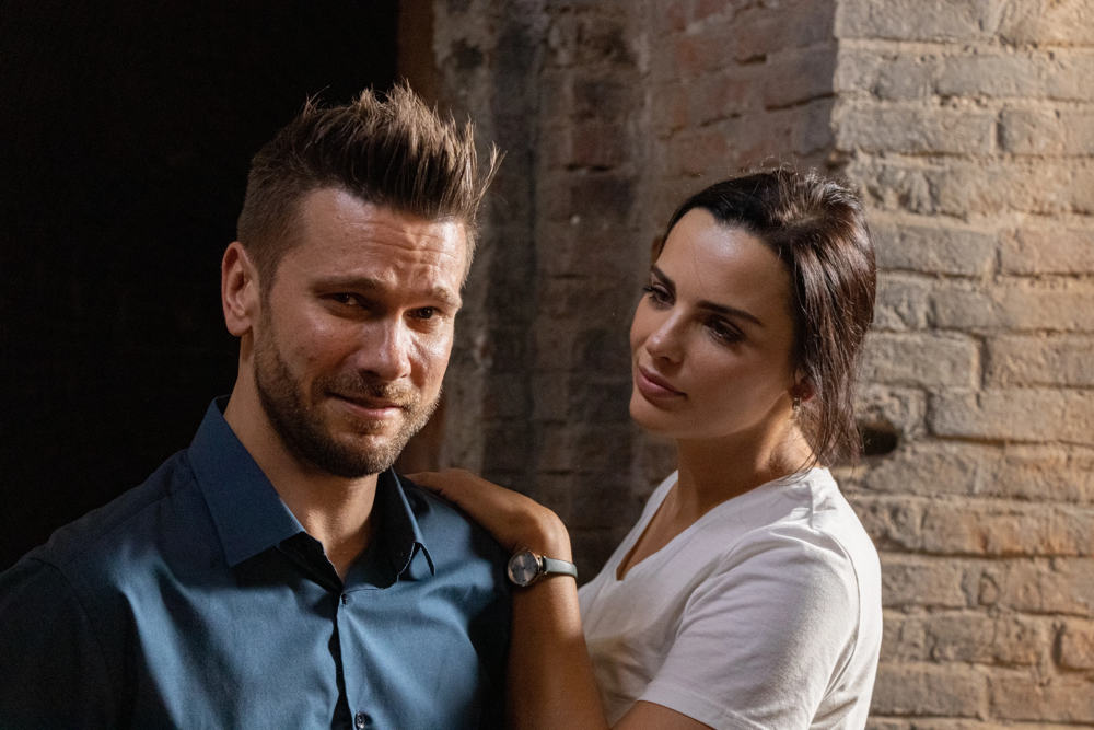 Сцена из фильма Моя земля Сцена из фильма Моя земля