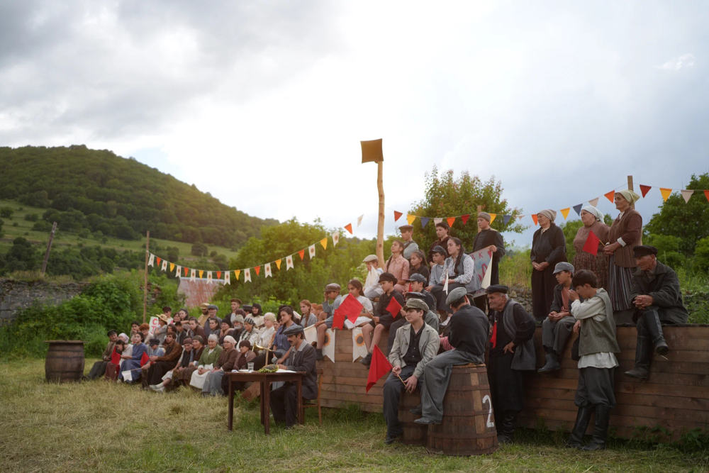 Сцена из фильма Манюня: детство Ба Сцена из фильма Манюня: детство Ба