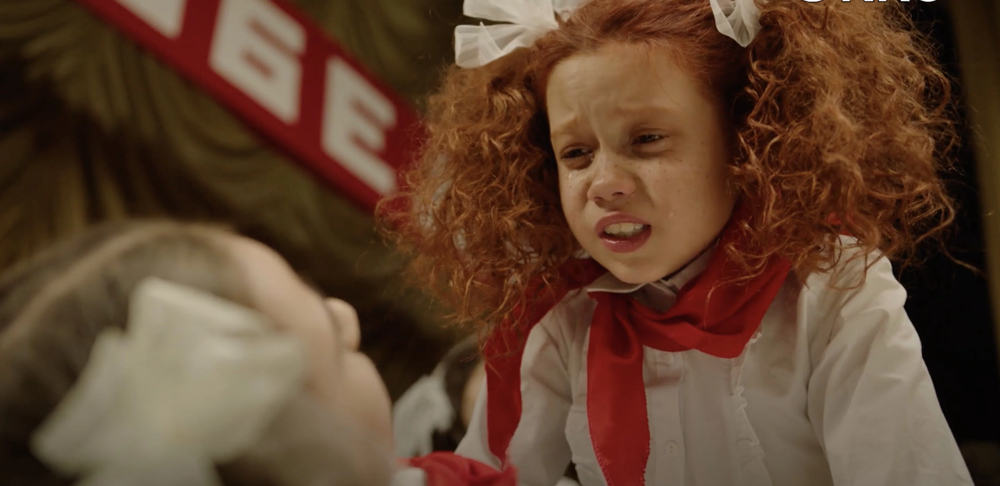 Сцена из фильма Манюня в кино Сцена из фильма Манюня в кино