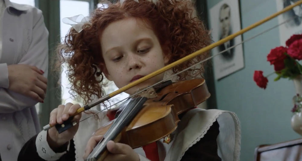 Сцена из фильма Манюня в кино Сцена из фильма Манюня в кино