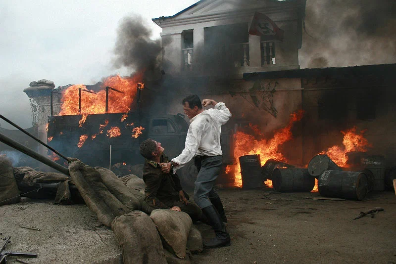 Кадр из фильма В июне 1941 Кадр из фильма В июне 1941