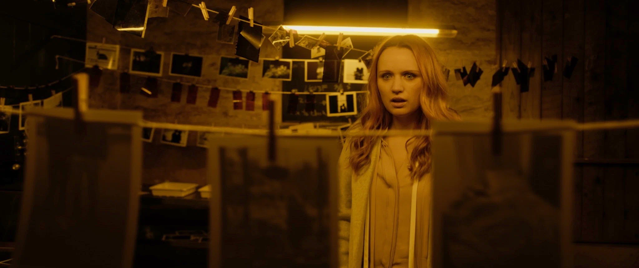 Кадр из фильма В постели с незнакомцем / The Stranger in Our Bed Кадр из фильма В постели с незнакомцем / The Stranger in Our Bed