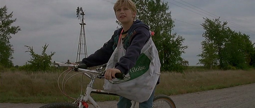 Кадр из фильма В пасти безумия / In The Mouth Of Madness Кадр из фильма В пасти безумия / In The Mouth Of Madness