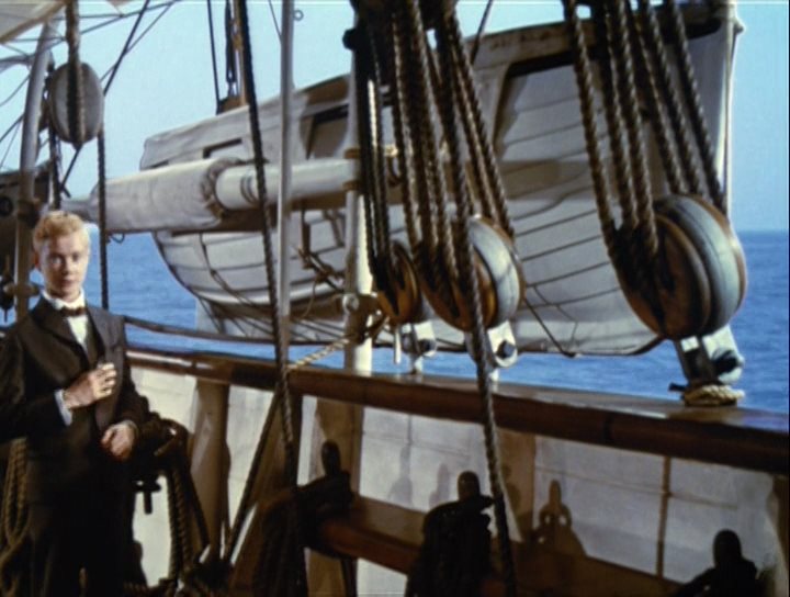 Кадр из фильма В поисках потерпевших кораблекрушение / In Search of the Castaways Кадр из фильма В поисках потерпевших кораблекрушение / In Search of the Castaways