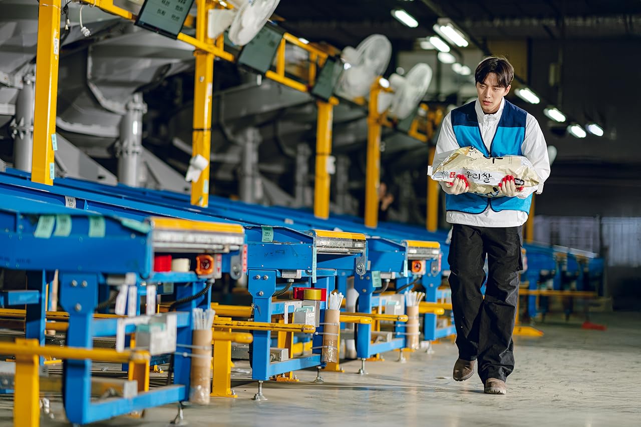 Сцена из фильма Денежный герой / Kaesyeoro Сцена из фильма Денежный герой / Kaesyeoro