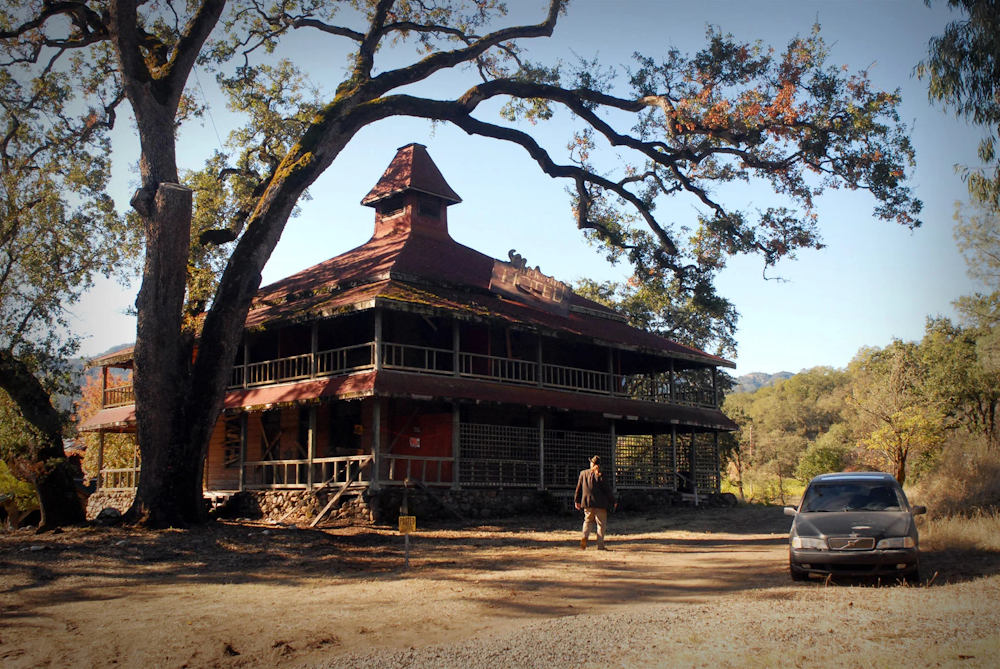 Сцена из фильма Между / Twixt Сцена из фильма Между / Twixt