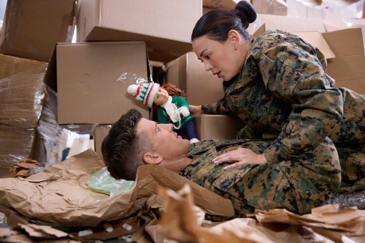 Кадр из фильма Рождество на дежурстве / Christmas on Duty Кадр из фильма Рождество на дежурстве / Christmas on Duty