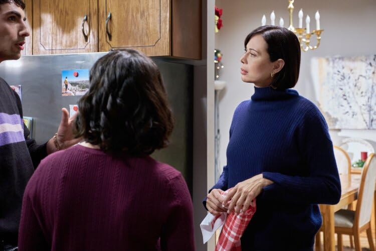 Кадр из фильма Счастливые праздники на Черри Лейн / Happy Holidays from Cherry Lane Кадр из фильма Счастливые праздники на Черри Лейн / Happy Holidays from Cherry Lane