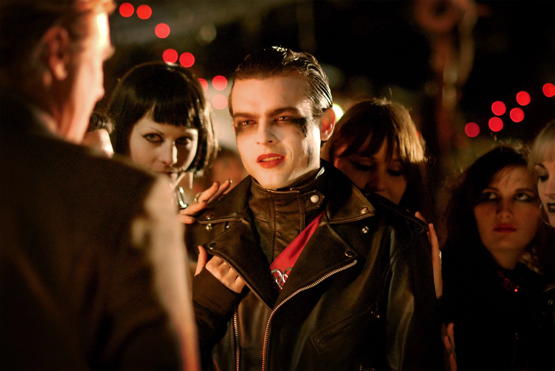 Сцена из фильма Между / Twixt Сцена из фильма Между / Twixt