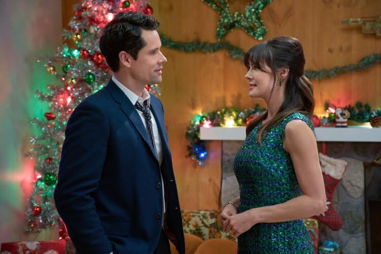 Кадр из фильма Рождество на Черри-лэйн / Deck the Halls on Cherry Lane Кадр из фильма Рождество на Черри-лэйн / Deck the Halls on Cherry Lane