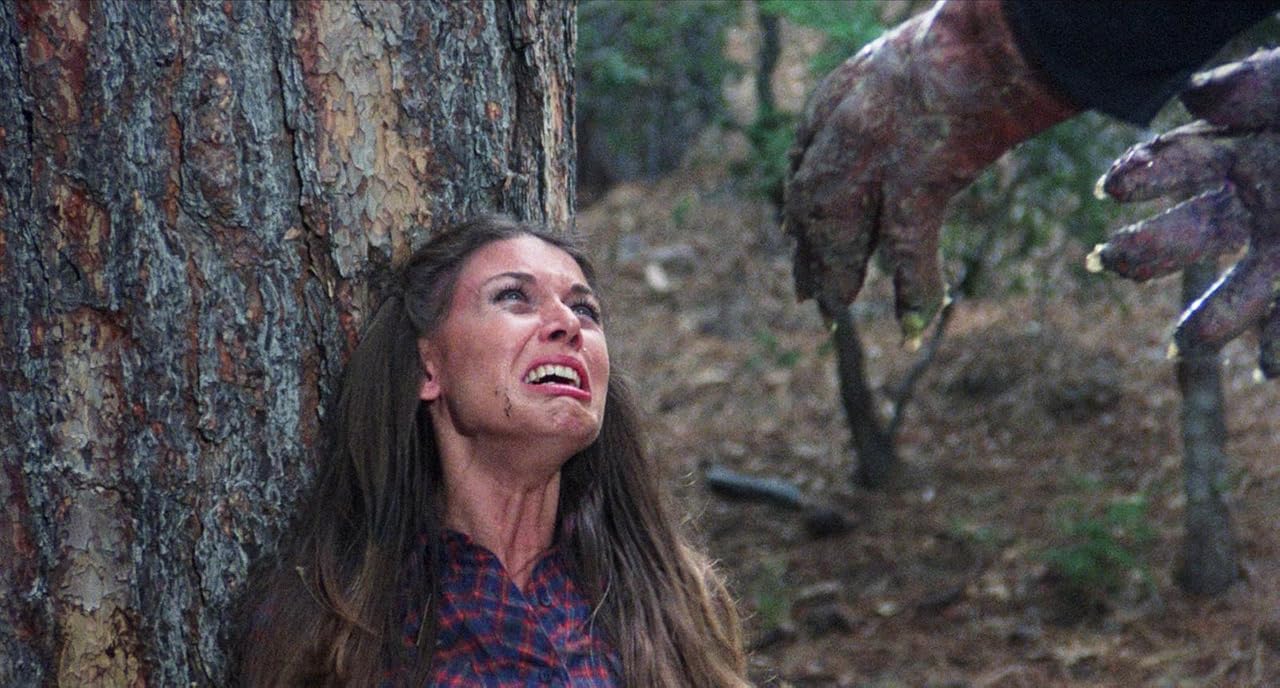 Сцена из фильма Добыча / The Prey Сцена из фильма Добыча / The Prey