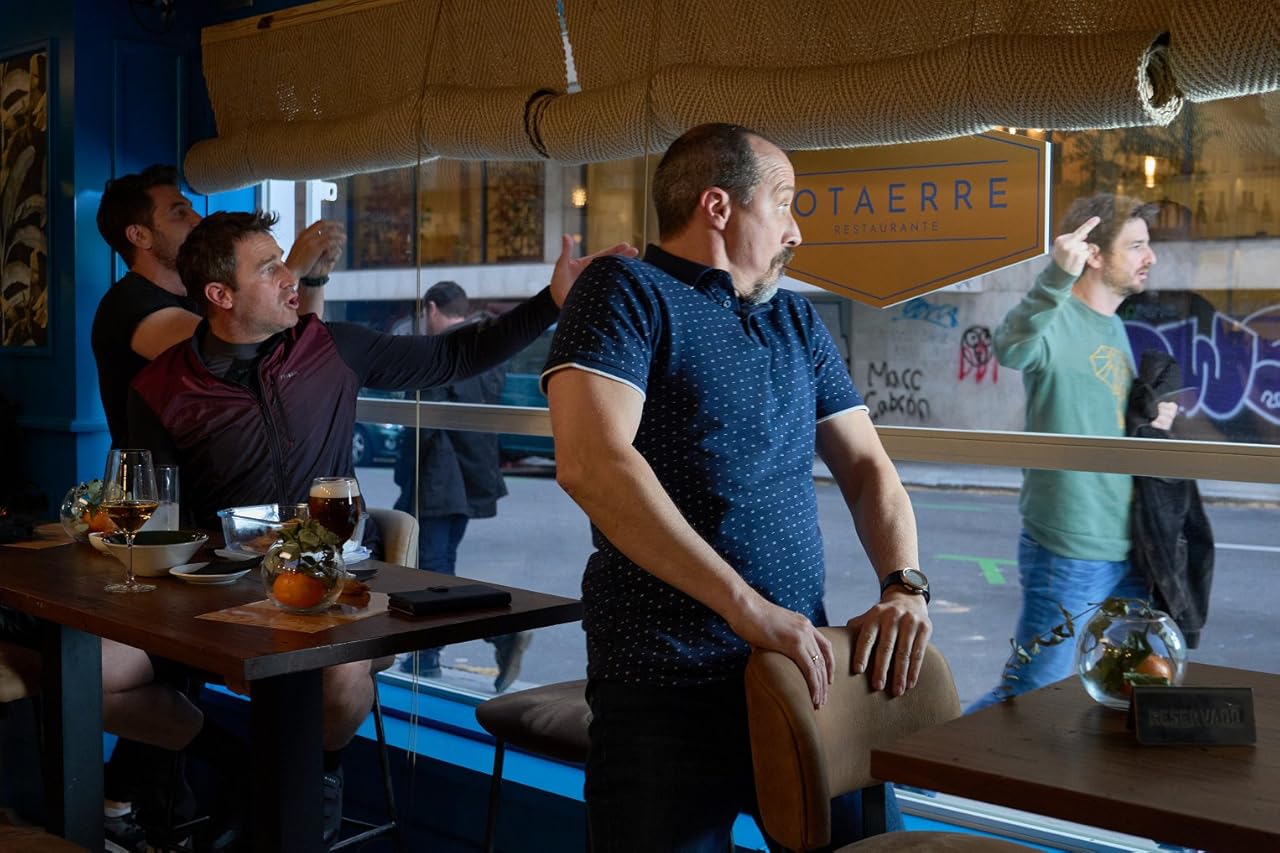 Сцена из фильма Альфа-самцы / Machos Alfa Сцена из фильма Альфа-самцы / Machos Alfa